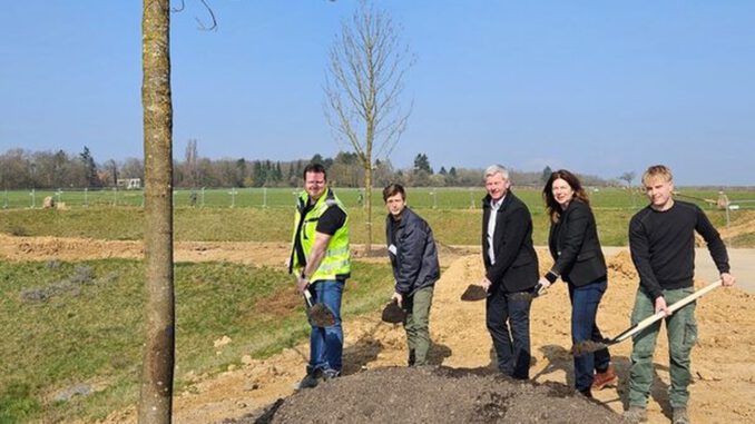 83 Bäume und 2,8 Hektar Grün: Neues Zentrum für das Quartier Bierstadt Nord 83 Bäume und 2,8 Hektar Grün: Neues Zentrum für das Quartier Bierstadt Nord