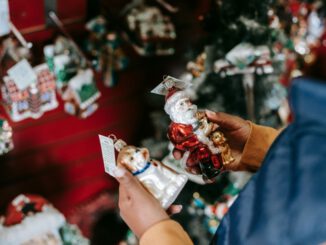 Adventsmarkt in ehemaligem SportScheck belebt Langgasse in Wiesbaden