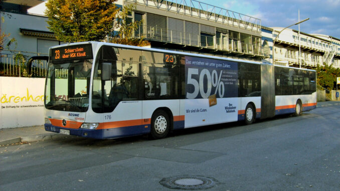 RamNauWi | Der Bus ist kein Luxus | Foto: CitaroFan / CC BY 3.0 RamNauWi | Der Bus ist kein Luxus | Foto: CitaroFan / CC BY 3.0