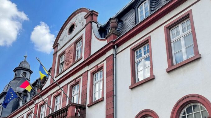 Eltville: Verwaltung an Sektfestmontag nur vormittags geöffnet Eltville: Verwaltung an Sektfestmontag nur vormittags geöffnet
