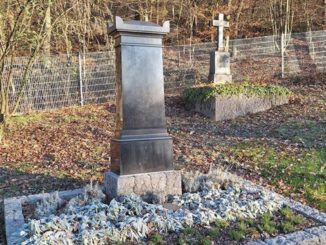 Rambach bekommt restaurierte Urnenanlage mit zwölf pflegefreien Plätzen