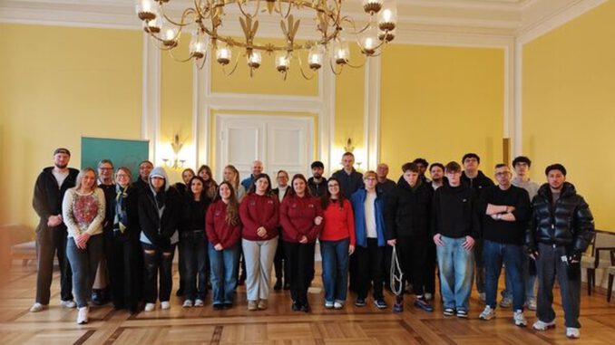 Wiesbaden empfängt Jugendliche aus drei Ländern zu Medienworkshops und EU Youthpass Wiesbaden empfängt Jugendliche aus drei Ländern zu Medienworkshops und EU Youthpass