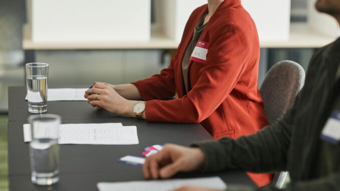 Wiesbadener Wahlausschuss entscheidet über Kandidatenlisten für Kommunalwahl Wiesbadener Wahlausschuss entscheidet über Kandidatenlisten für Kommunalwahl